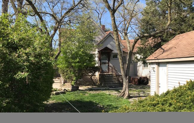 8834 Burlington Ave