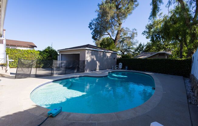 Freshly Renovated 3BR/2BA Pool Home – La Crescenta