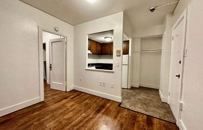 1 bed, 1 bath, 335 sqft, $1,175, Unit 304