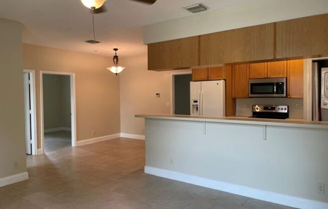 3 beds, 2 baths, $2,600