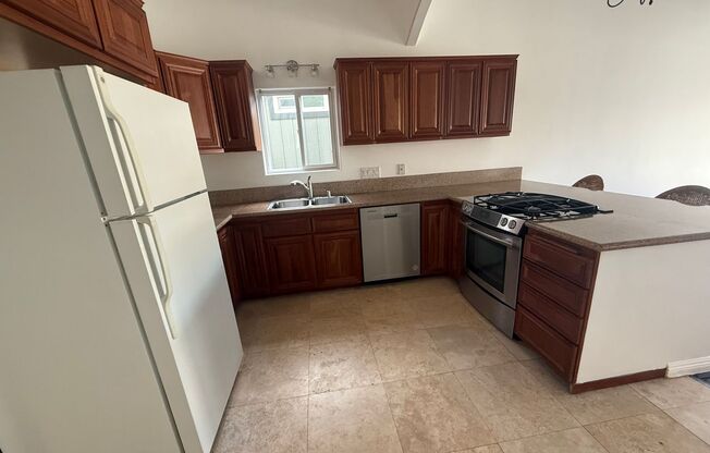 2 beds, 1 bath, $2,850