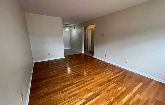 1 bed, 1 bath, 650 sqft, $795, Unit 950-23