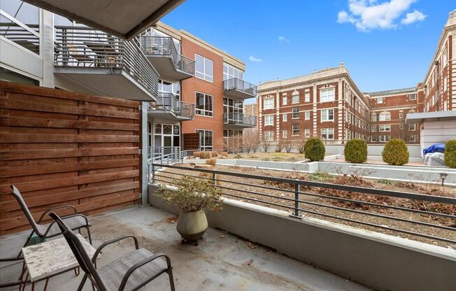 1 bed, 1 bath, 850 sqft, $2,300, Unit North Euclid Ave 9 #441