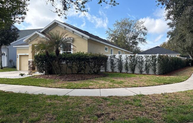 Beautiful 4-Bedroom Home in the Gated Water’s Edge Community/Lake Nona