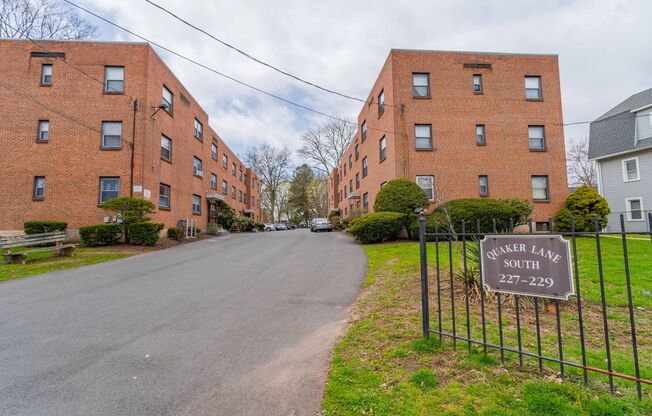 2 beds, 1 bath, $1,695, Unit SQC-227-4