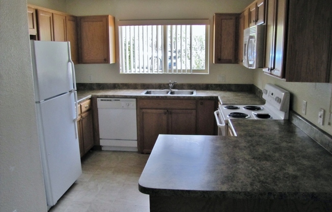 2 beds, 2 baths, $1,000, Unit Unit B