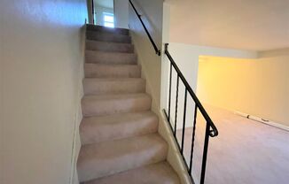 2 beds, 1 bath, 888 sqft, $1,000, Unit 435