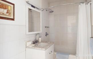 1 bed, 1 bath, 824 sqft, $5,750, Unit 4D