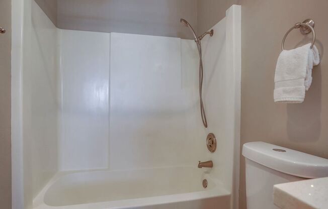 2 beds, 2 baths, 1,000 sqft, $2,595, Unit 23