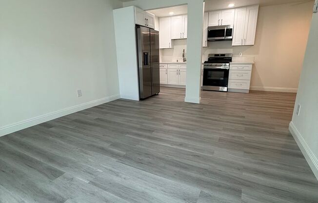 2 beds, 1 bath, 850 sqft, $2,325, Unit 9185-10