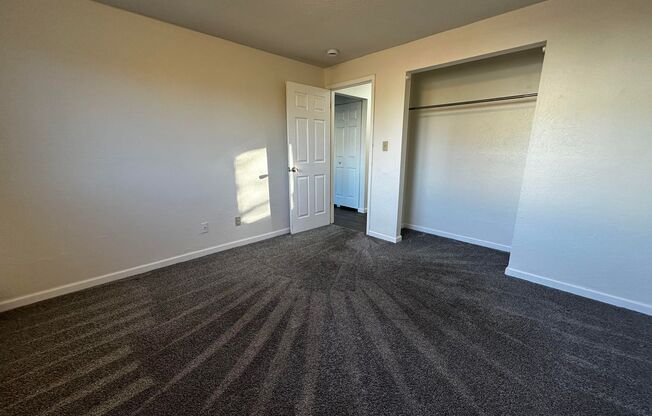 2 beds, 1 bath, 752 sqft, $900, Unit Unit 2