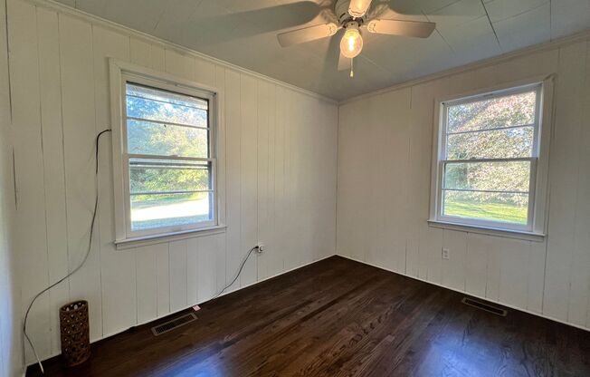 3 beds, 1 bath, $1,200