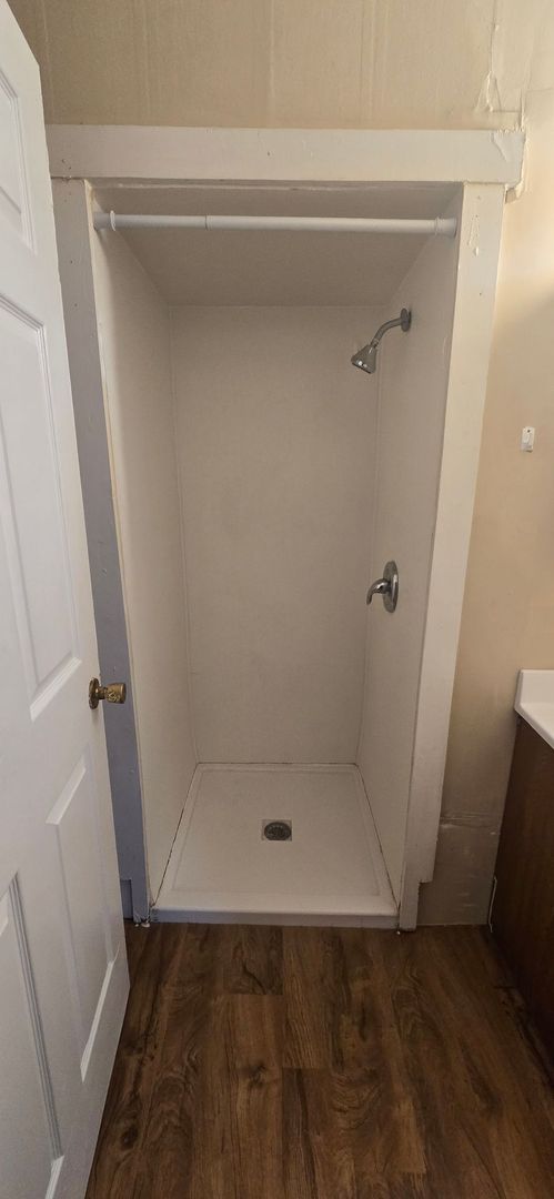 1 bed, 1 bath, $650, Unit Apt. #A