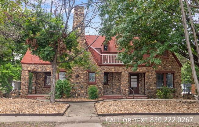 1618 W KINGS HWY