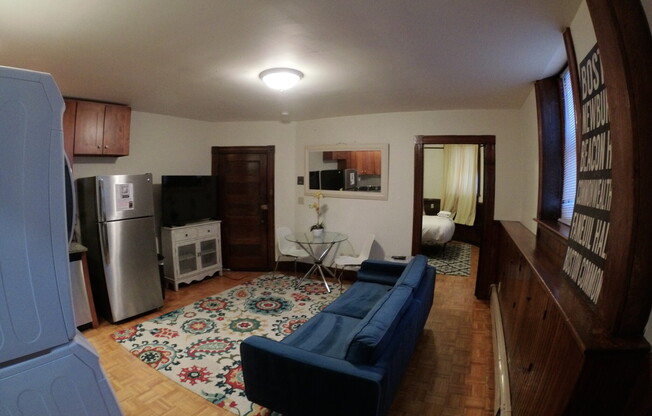 1 bed, 1 bath, $2,300, Unit B1