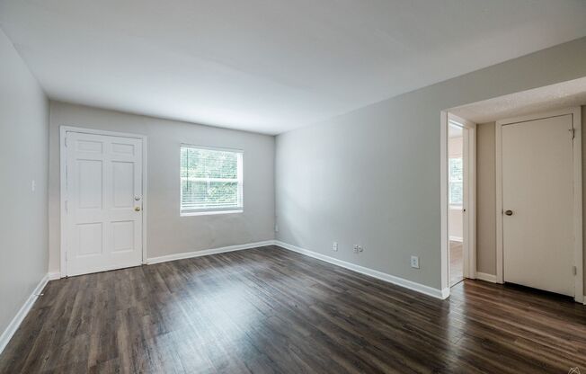 2 beds, 1 bath, 850 sqft, $1,350, Unit 26-C1