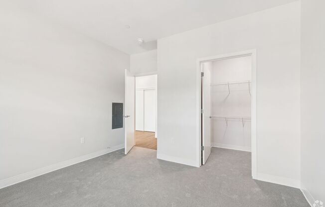 1 bed, 1 bath, 885 sqft, $1,415, Unit 11