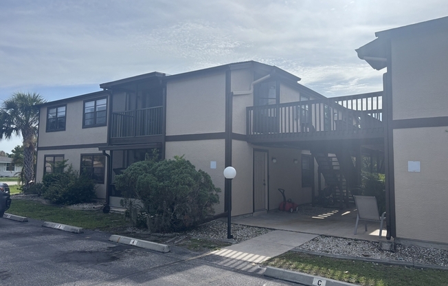 4022 Beaver Ln. #700D