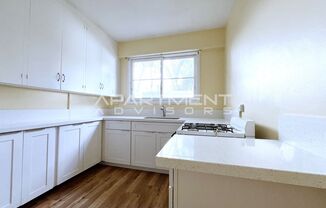 2 beds, 1 bath, $1,695, Unit 12