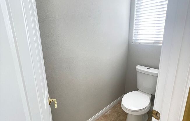 3 beds, 2.5 baths, $3,300