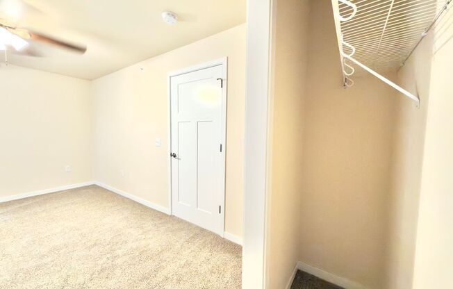 1 bed, 1 bath, 749 sqft, $1,324, Unit EC 4242-13