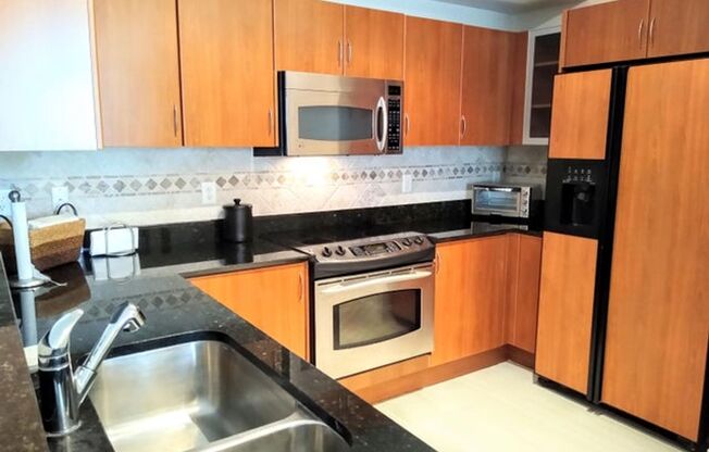 3 beds, 2 baths, $3,500, Unit # 410