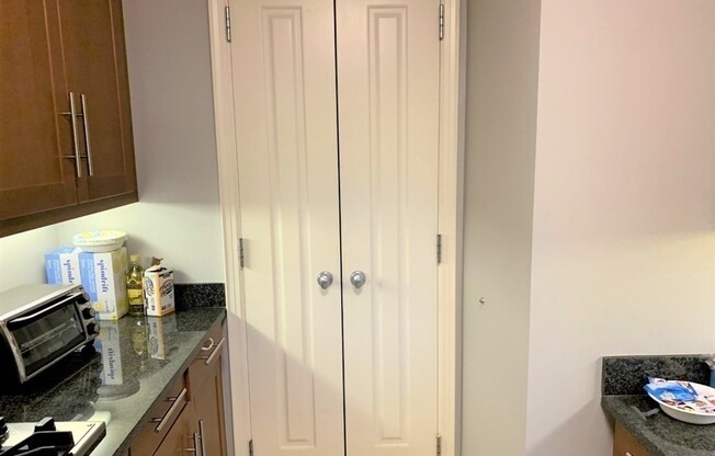 Studio, 1 bath, 610 sqft, $3,200, Unit 807