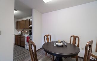 3 beds, 1 bath, $925, Unit 455-11C