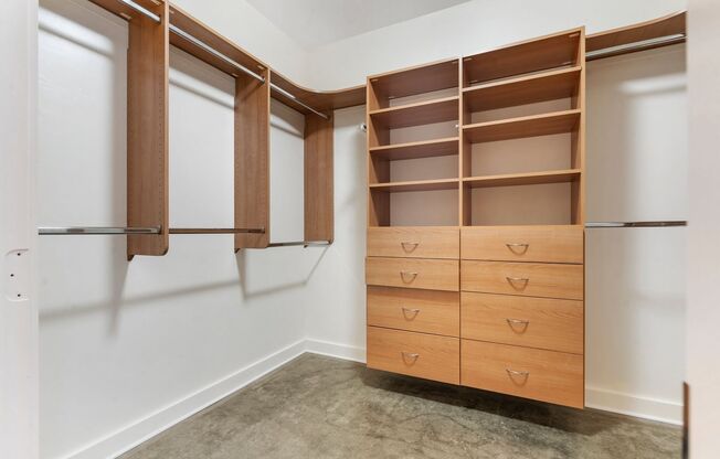 2 beds, 2 baths, 1,685 sqft, $3,900, Unit CIV1605