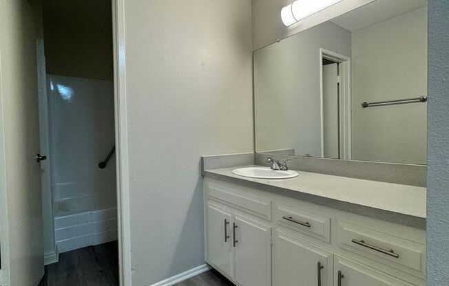 1 bed, 1 bath, $1,950, Unit 212