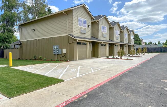 3 beds, 2.5 baths, 1,026 sqft, $2,310, Unit 4616