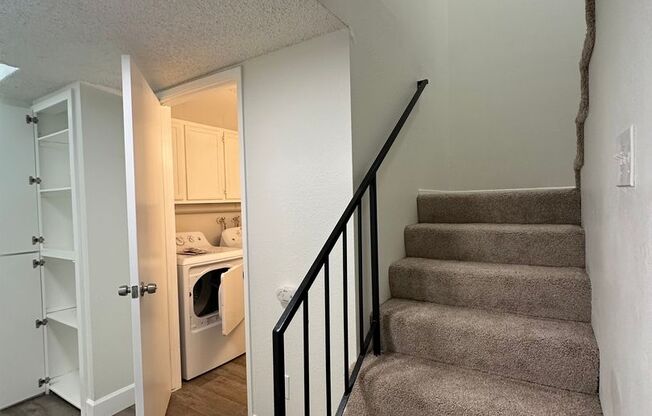 3 beds, 1.5 baths, 1,025 sqft, $2,275, Unit 490004