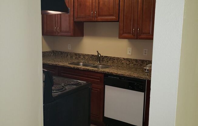 Nice and Spacious Condo 2Bed/1Bath