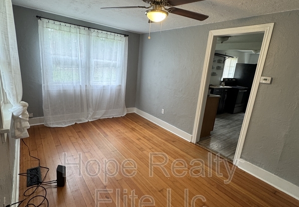 14 E ML ST