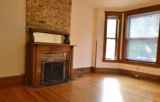 3725 N FREMONT