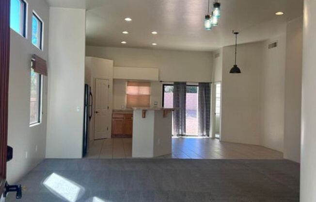 3 beds, 2 baths, $1,650