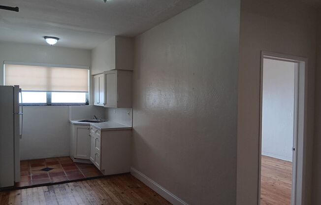 1 bed, 1 bath, 604 sqft, $1,925, Unit 12