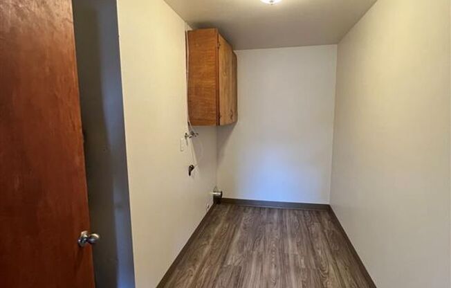 2 beds, 1 bath, 955 sqft, $1,695, Unit 1831