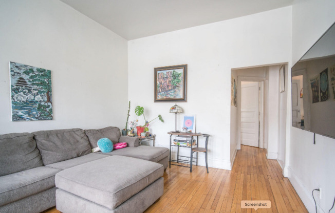 2833 N DOWNER AVE