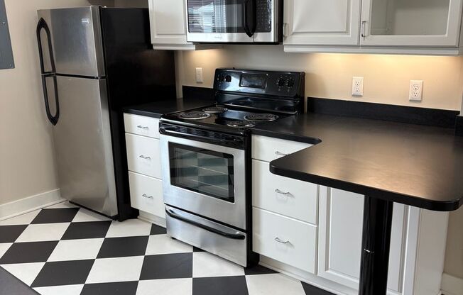 Carberry Apartments (3910 Cass St.)