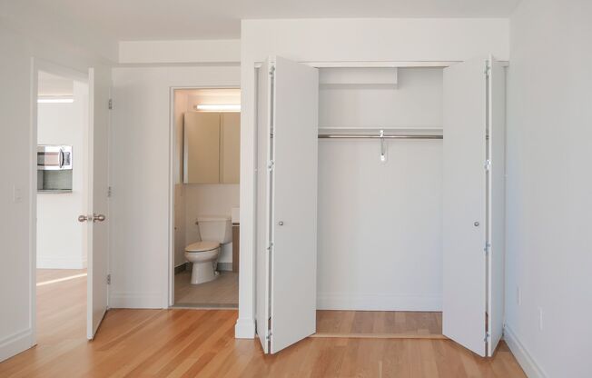 1 bed, 1.5 baths, 838 sqft, $6,056, Unit 38-C