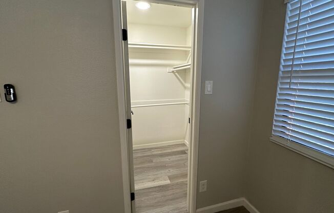 1 bed, 1 bath, 633 sqft, $1,540, Unit 142