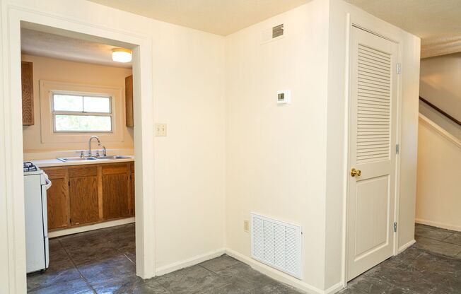 1 bed, 1 bath, $1,200, Unit Unit #C