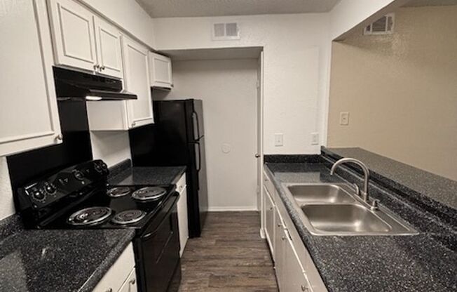 2 beds, 1 bath, 853 sqft, $1,425, Unit 607