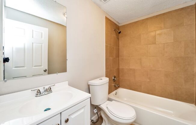 3 beds, 1 bath, $1,100