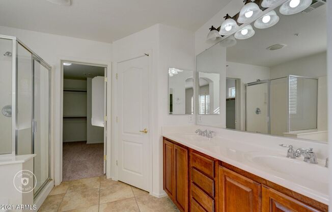 Gorgeous 4 Bed 3 Bath 3 Car home in Peoria with community Pool