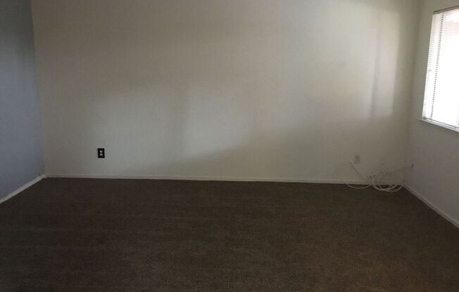 563 W. Alamos Avenue Clovis