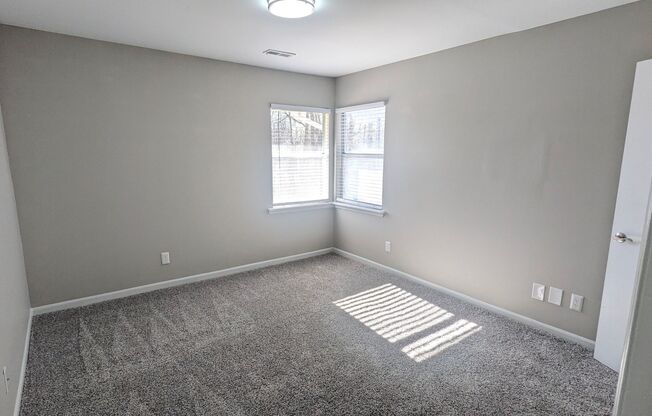 1 bed, 1 bath, 652 sqft, $950, Unit 2906H