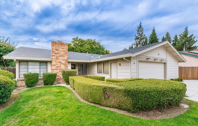 Pocket 3 Bedroom plus Den 2 Bath Home