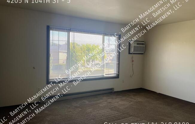 4205 N 104 ST